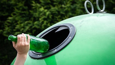 Iglú de residuos de vidrio